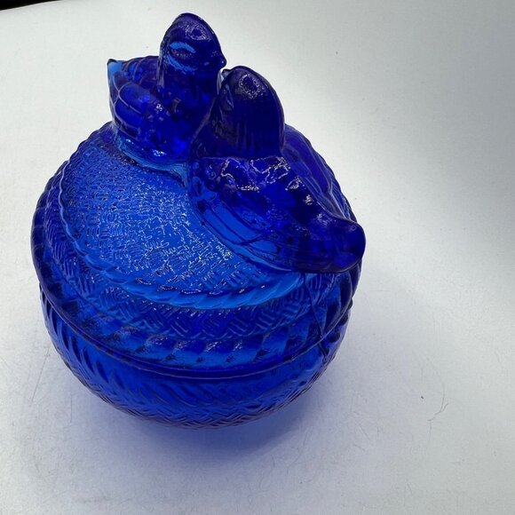 Vintage Cobalt Blue Glass Dish with Kissing Birds Lid c1950's - Picture 6 of 12